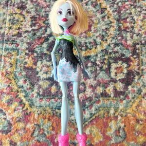RARE Monster High Abbey Bominable Doll Roller Skate
